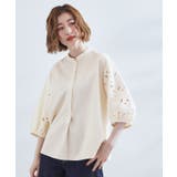 アイボリー(004) | 【サスティナブル原料/二の腕カバー】華やか袖刺繍ブラウス | grove