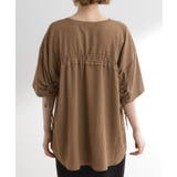 後ろ姿で魅せる バックドロストシャーリングTシャツ | grove | 詳細画像15