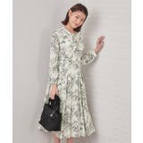 アイボリー(104) | フラワーハイネックタックワンピース【洗濯機OK/イージーアイロン/防シワ】 | index