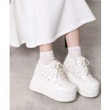 ホワイト(001) | きゅんフィット厚底フラットキルティングスタッズスニーカー | ESPERANZA