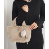 ベージュ(052) | チャーム付きフェイクファートート | ITS'DEMO