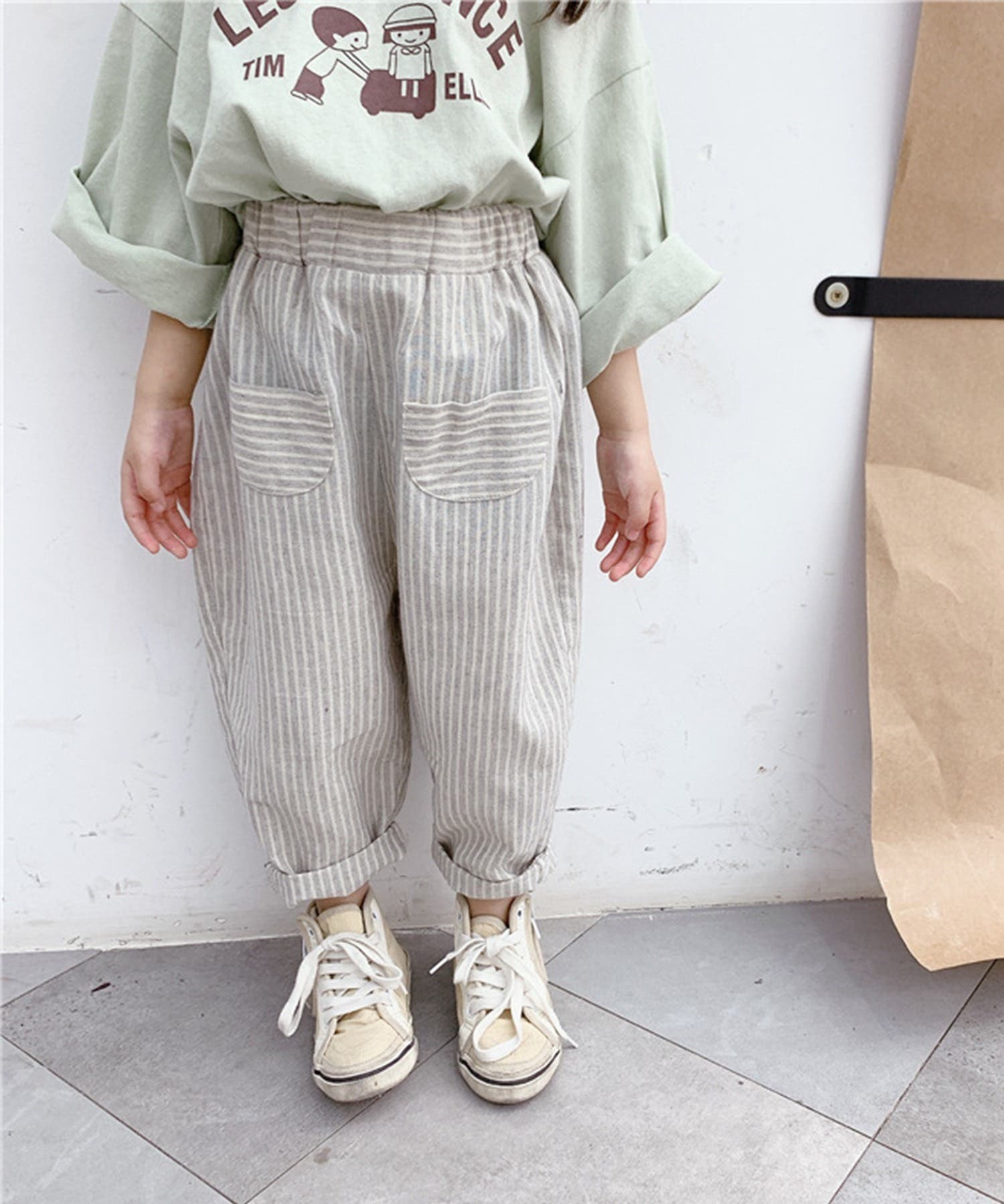 韓国子供服 キッズ万能ボトム ストライプ柄テーパード[品番 韓国子供服 キッズ万能ボトム ストライプ柄テーパード[品番