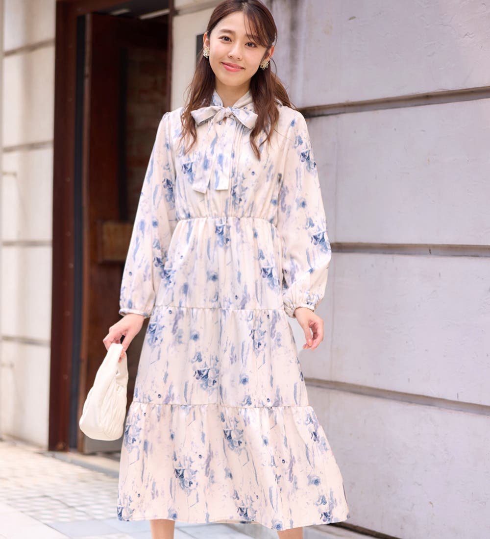 ニュアンス柄ボウタイ付ワンピース [品番：ATTW0007397]｜alotta