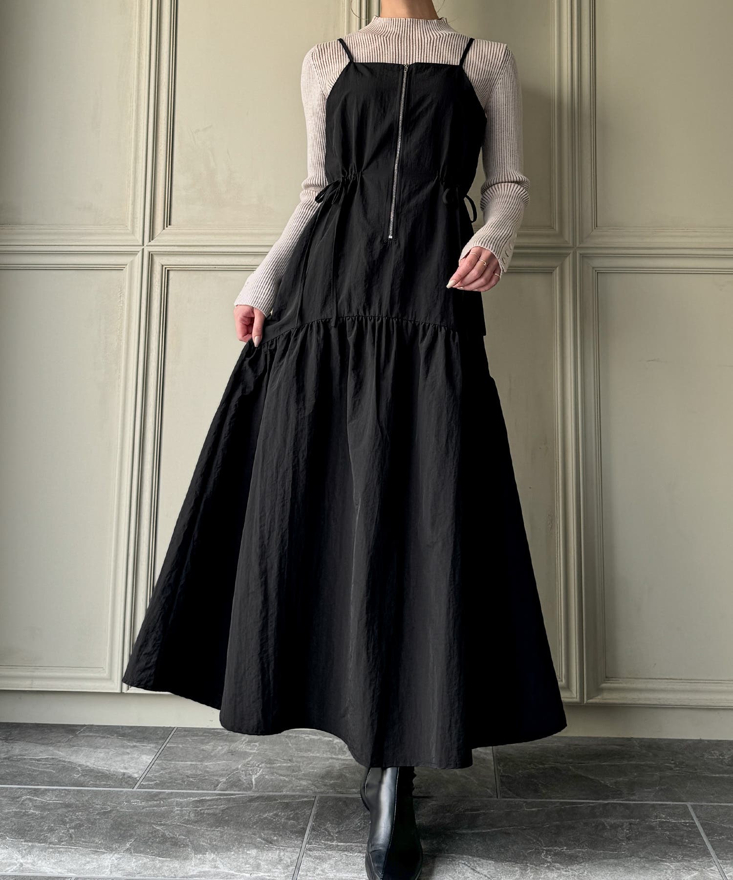 フロントジップサイドリボンキャミワンピース[品番：AMTW0011417