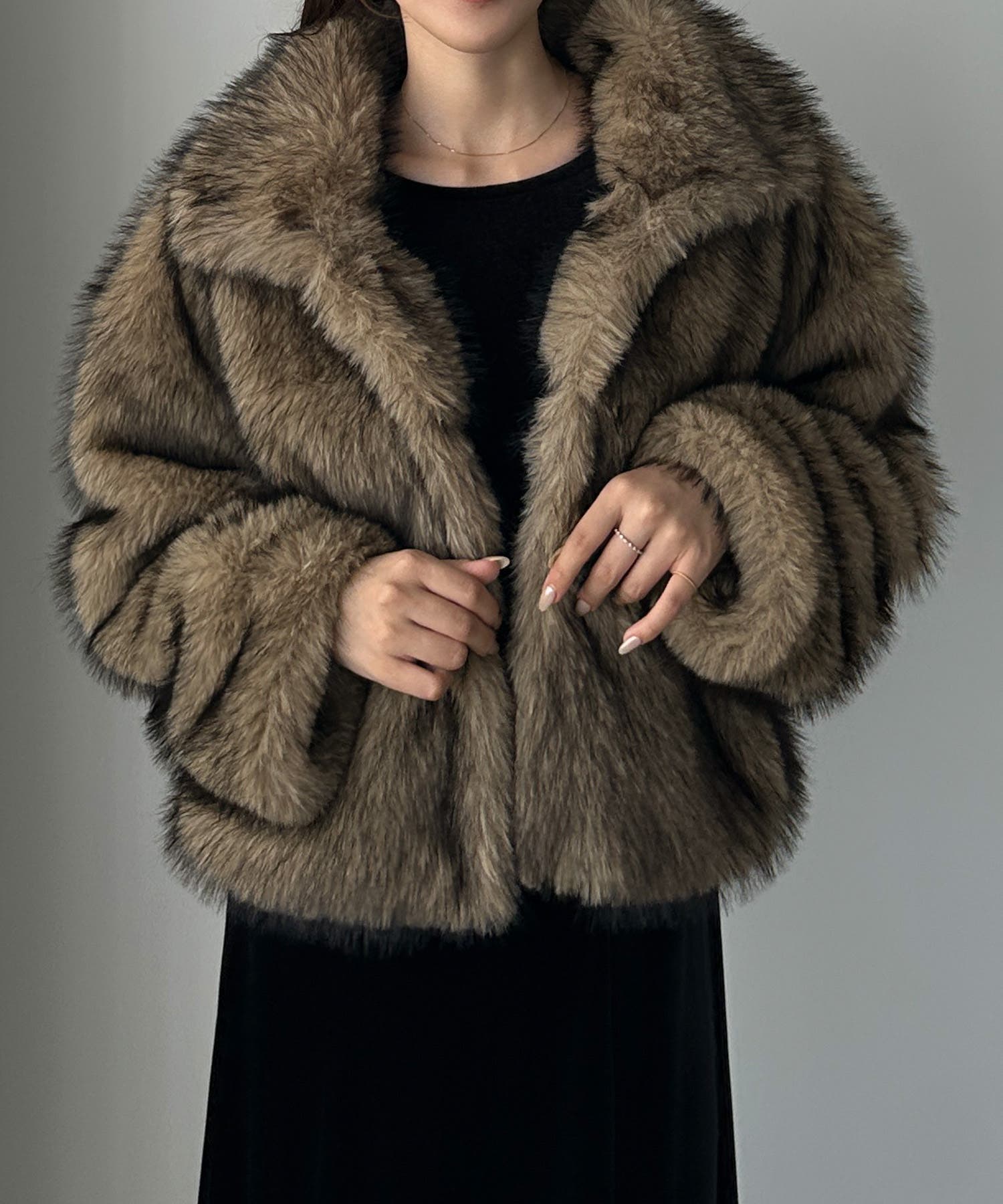 Louere 2wayカラーフェイクファーショートコート[品番：AMTW0012682