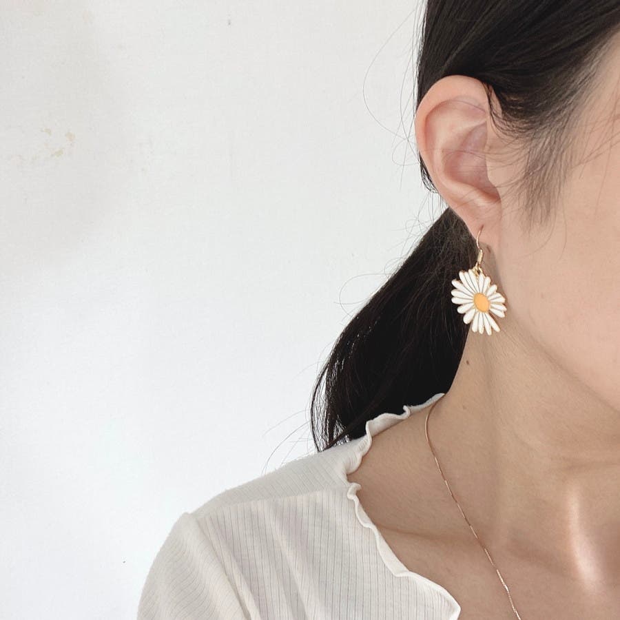 ペア⭐︎デイジーピアス デイジー (DAISY) イヤースタッド