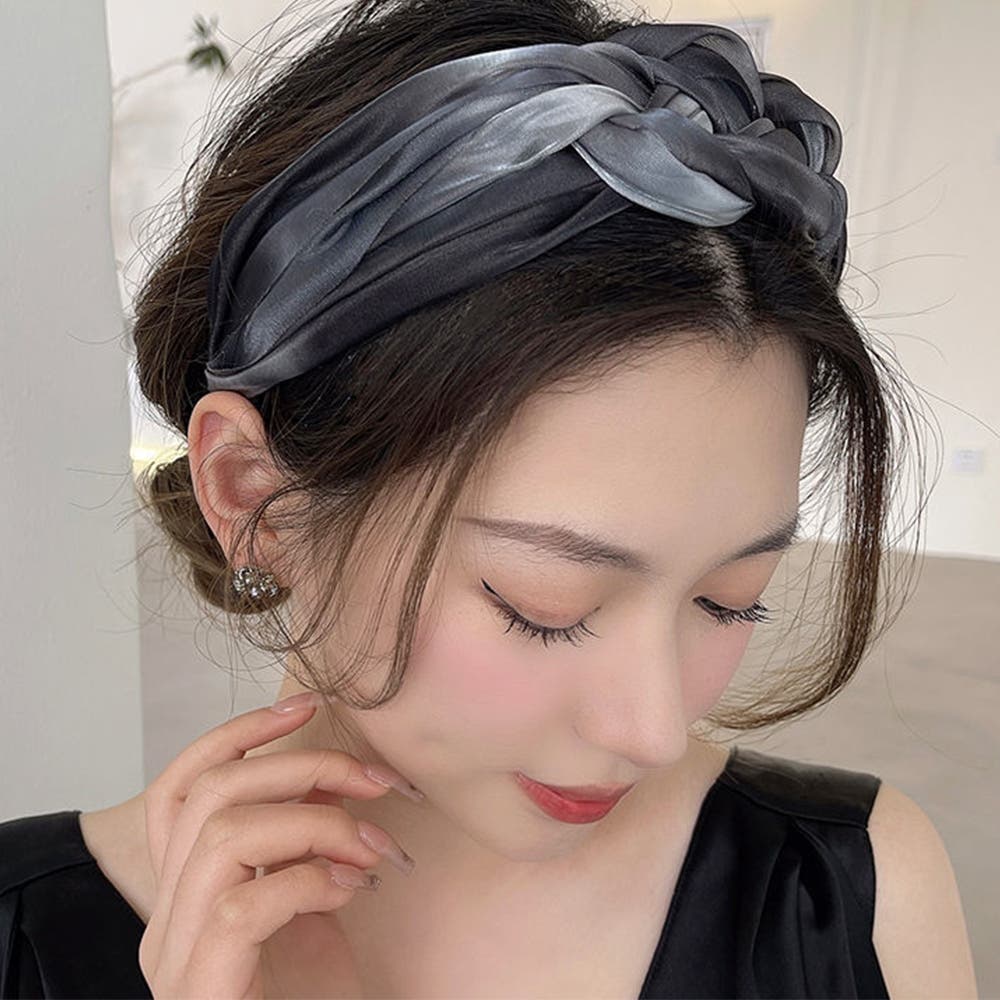 三つ編みカチューシャ 韓国風 ヘアバンド[品番：AGCW0003527