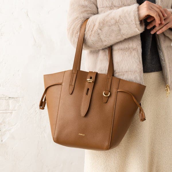 ✨️良品✨FURLA NEXT ハンドバッグ トートバッグ レザー