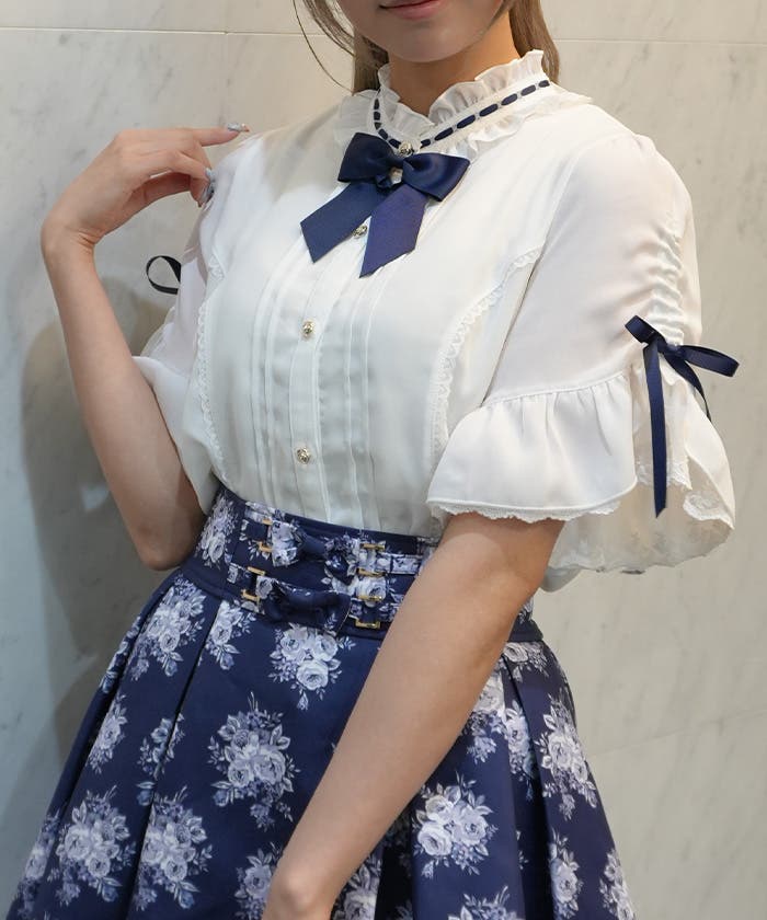 リボンブローチ付き姫袖風ブラウス[品番：IGAW0007956]｜axes femme
