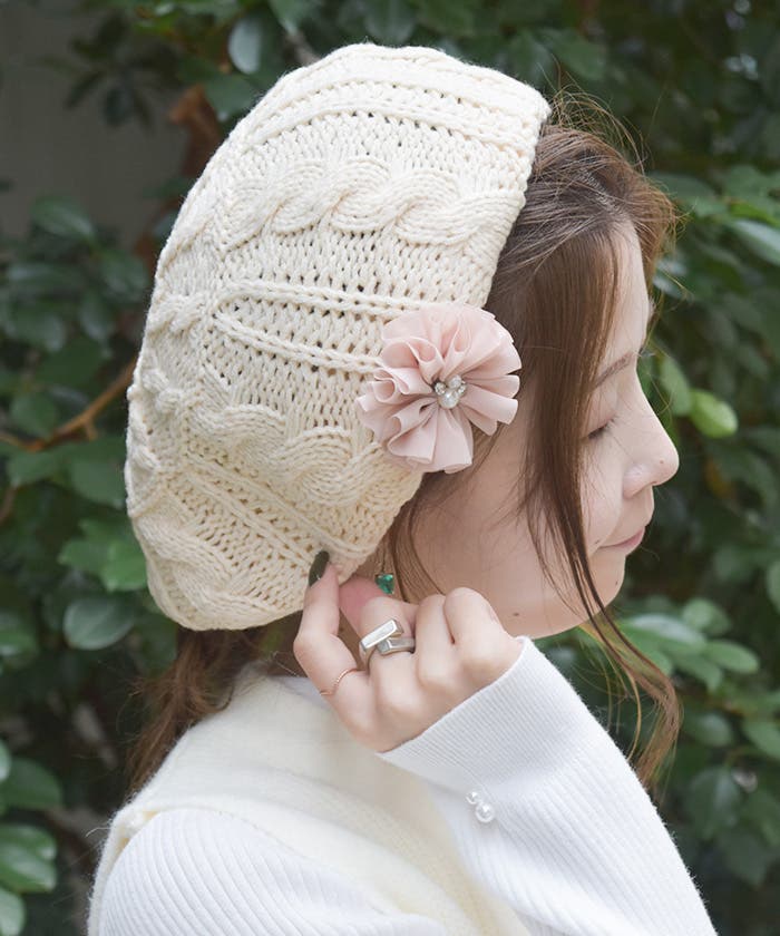 コサージュ付きニットベレー[品番：IGAW0007157]｜axes femme