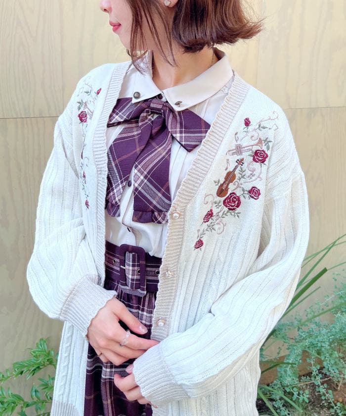 axes femme（アクシーズファム）の「首元ガーデンタートル（T