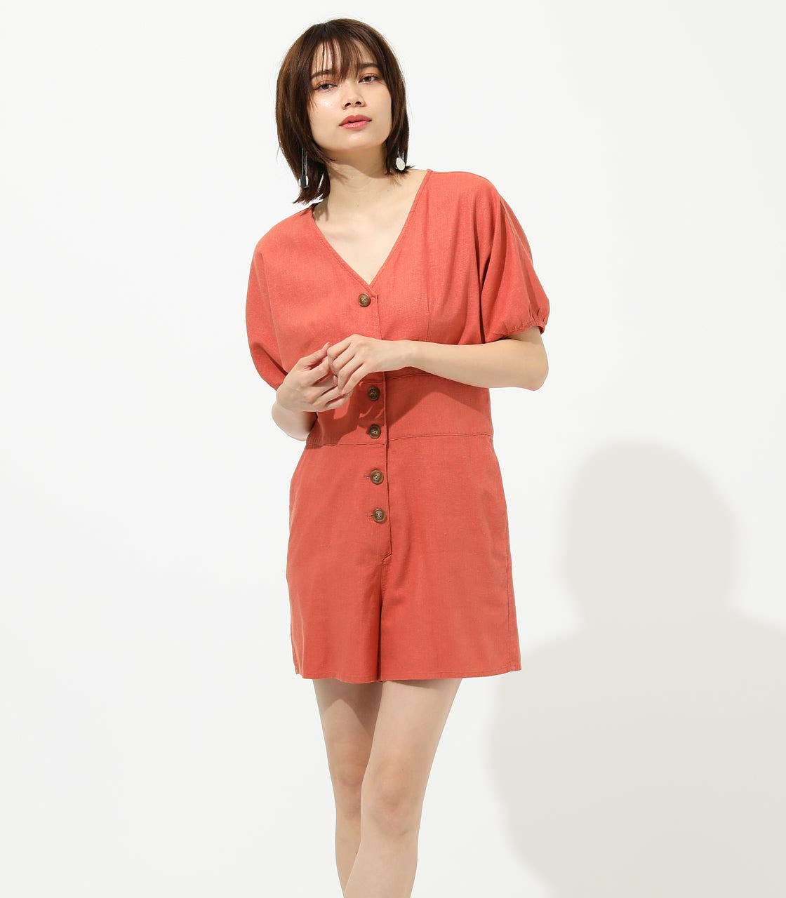 マイラン刺繍シャーリンググリーンリネンオフショルオールインワンho171 リネンショートオールインワン[品番：AZLW0015370]｜AZUL BY