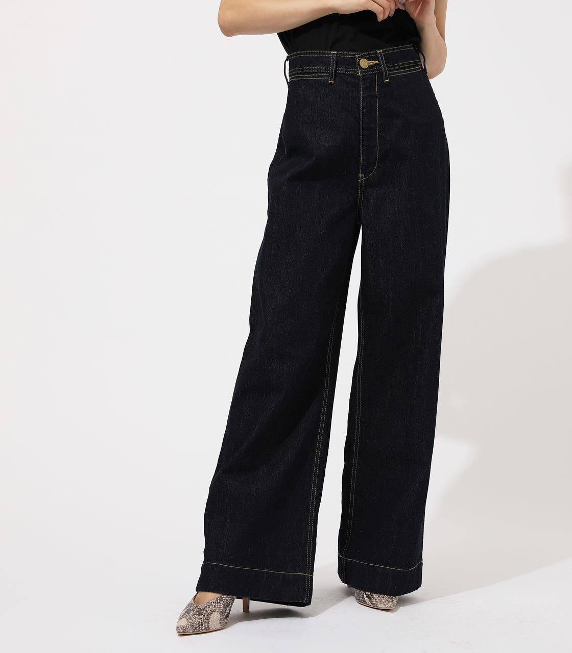 新品タグ付 BLACK by moussy フレアデニム XS 定価14,994 新品タグ付 BLACK by moussy フレアデニム XS 定価14,994 - メルカリ