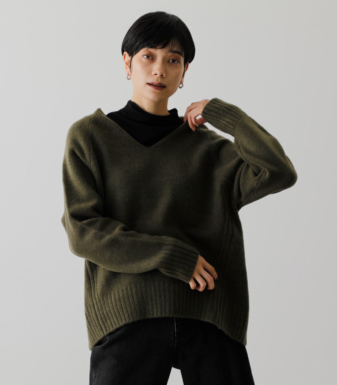 SOFT TOUCH V NECK KNIT/ソフトタッチVネックニット[品番：AZLW0018003