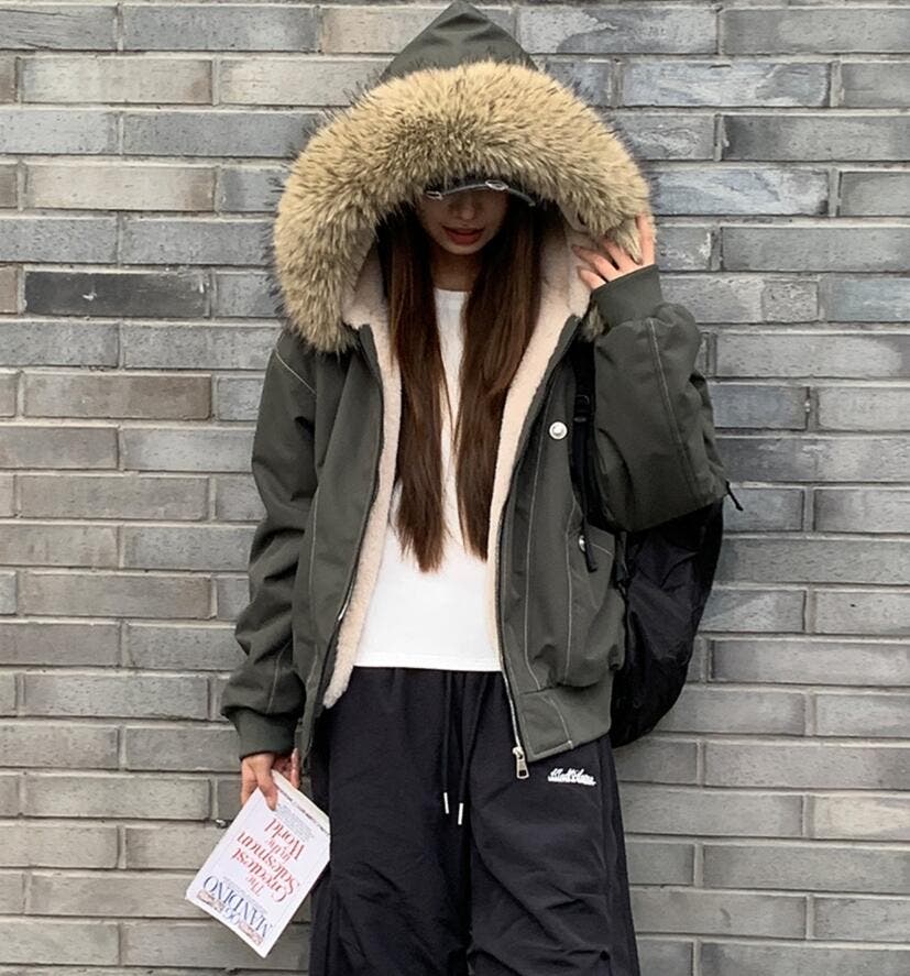 ファーフード付き フリース内張りミリタリージャケット ダウン風