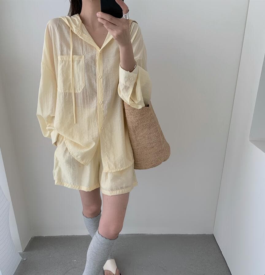 Bristol ストライプ パーカーとショートパンツ セット M Striped hooded long sleeve zip-up jacket and short pants set
