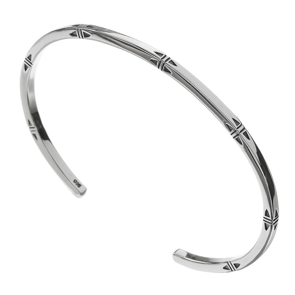 トライアングルパターンスクエアバングルシルバーアクセサリー