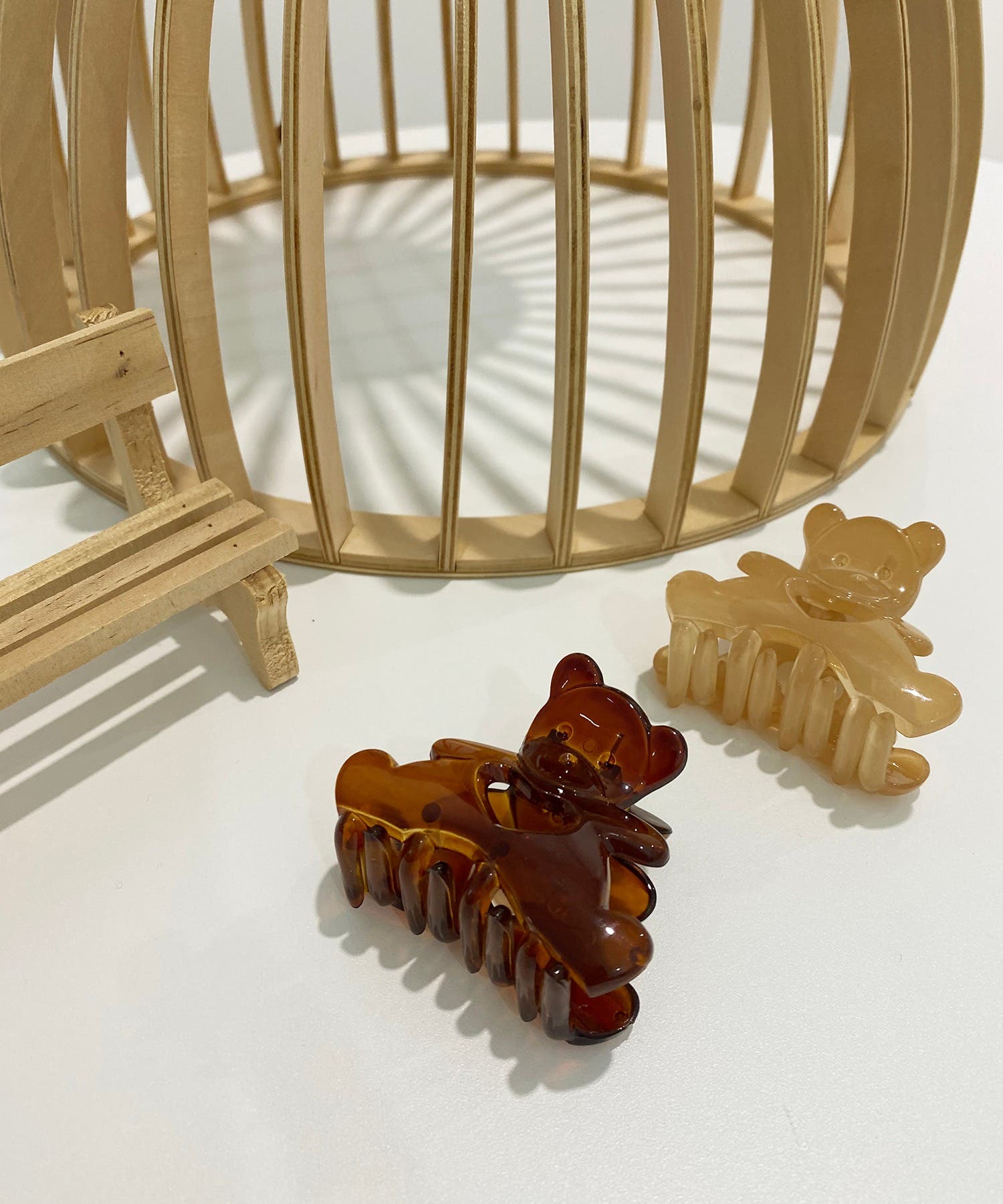 YVMIN クマ ヘアクリップ 片方のみ 新品】YVMIN クマ型ヘアクリップ （左一つのみ）