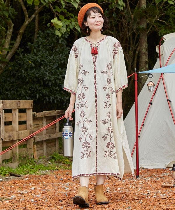 美品　チャイハネ　手刺繍　インド綿麻　ワンピース チャイハネ ワンピース 「チャイハネ」カシエ刺繍ワンピース