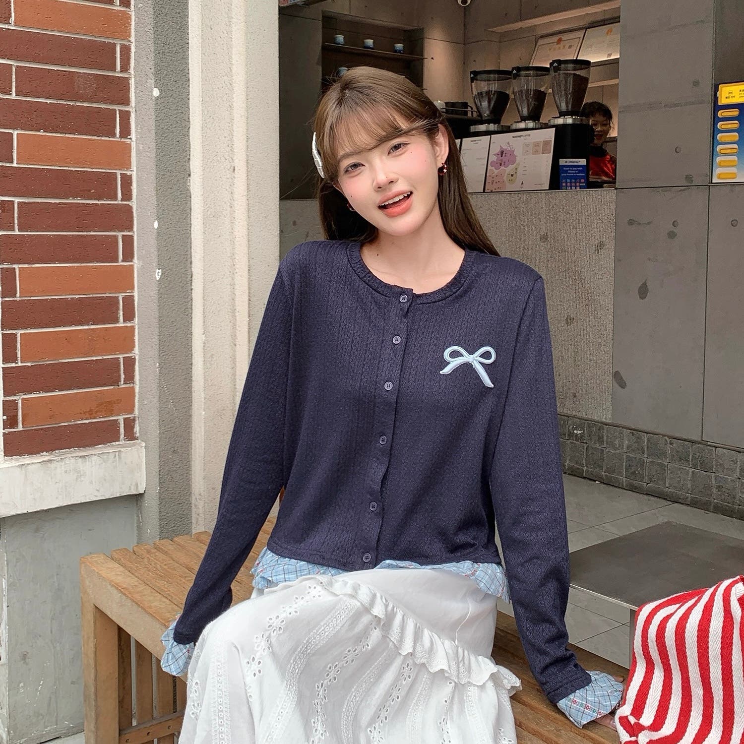 リボン刺繍レイヤード風トップス[品番：CROW0001262]｜Alvia（アルビア