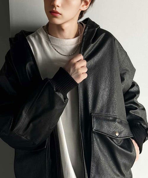ヴィンテージ感が映える。フェイクレザーフーディーブルゾン[品番