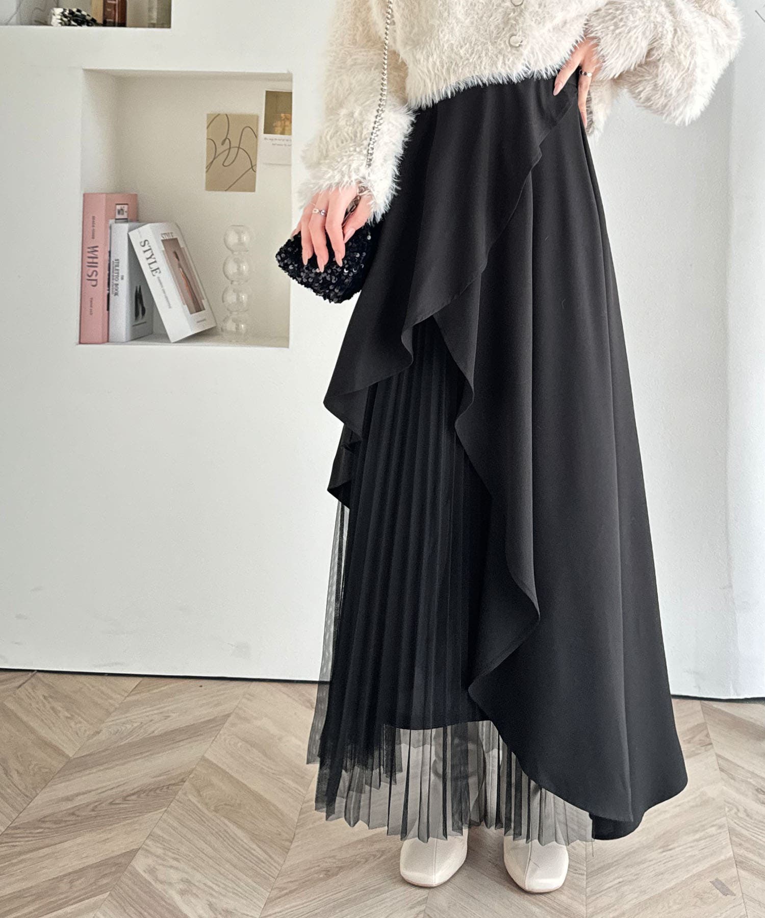mily bilet】1枚でパッと華やぎをプラス。アシメトリーフリル使い