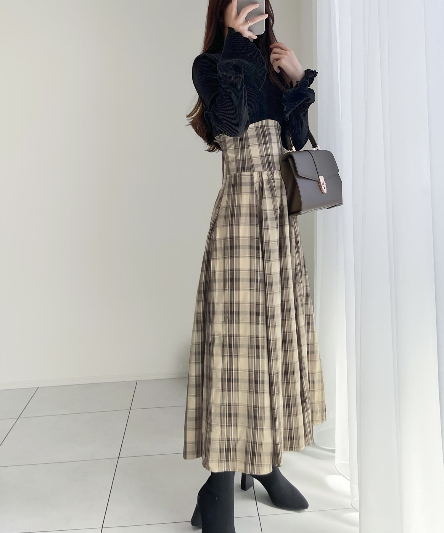 1枚で大人レディ。フレアスリーブ プリーツブラウス ドッキング