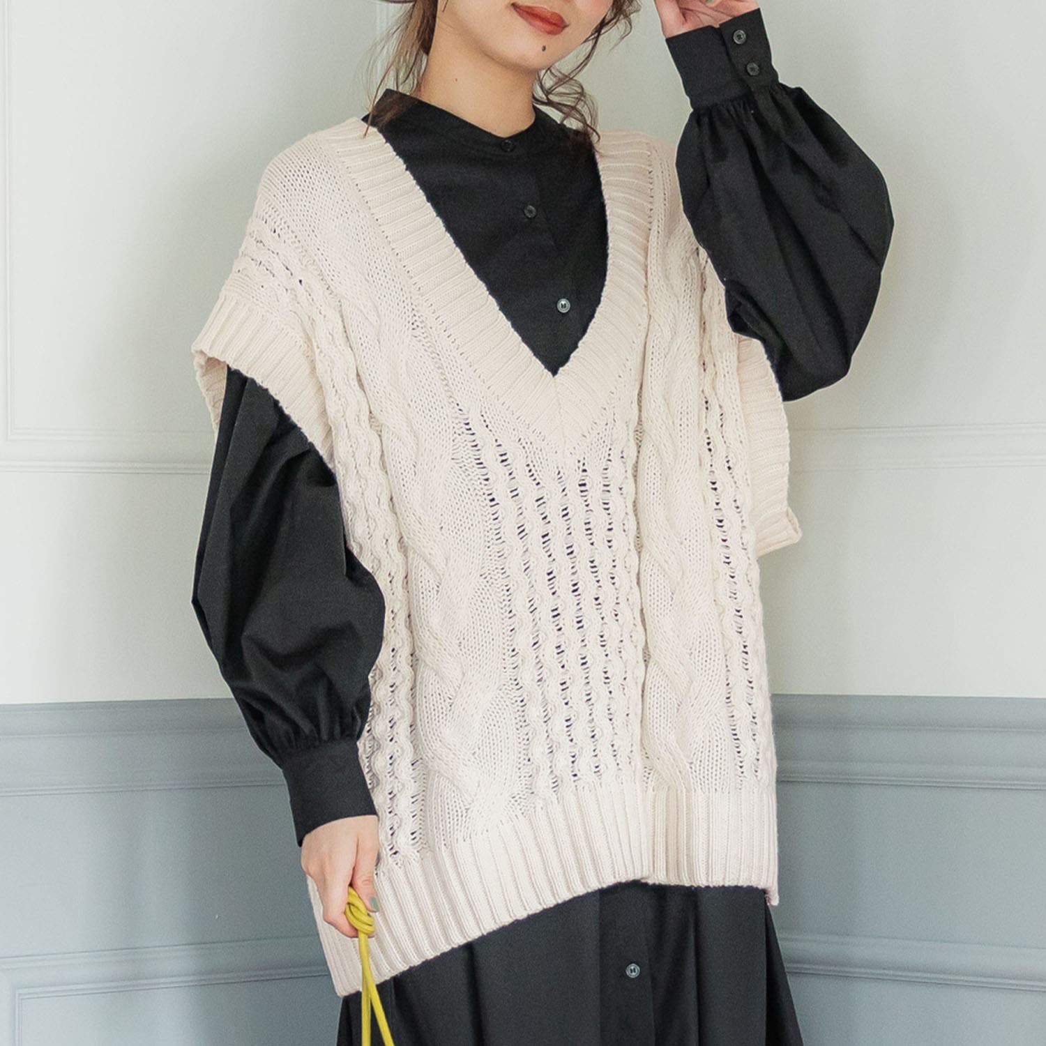 【完売商品】charol ポップコーンケーブルニットベスト 完売商品】charol ポップコーンケーブルニットベスト トップス