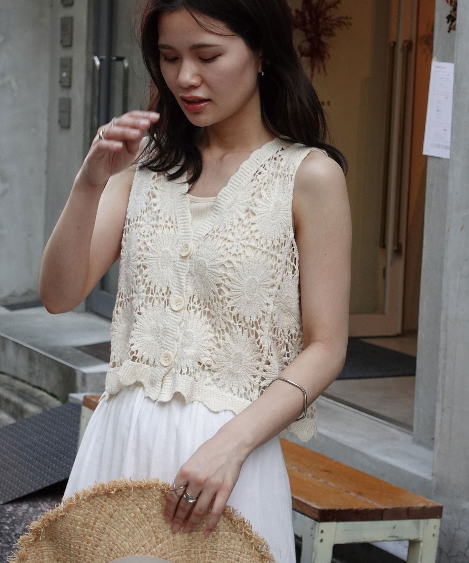 IENA ベージュ レーストリム ベスト 145308_z201.jpg