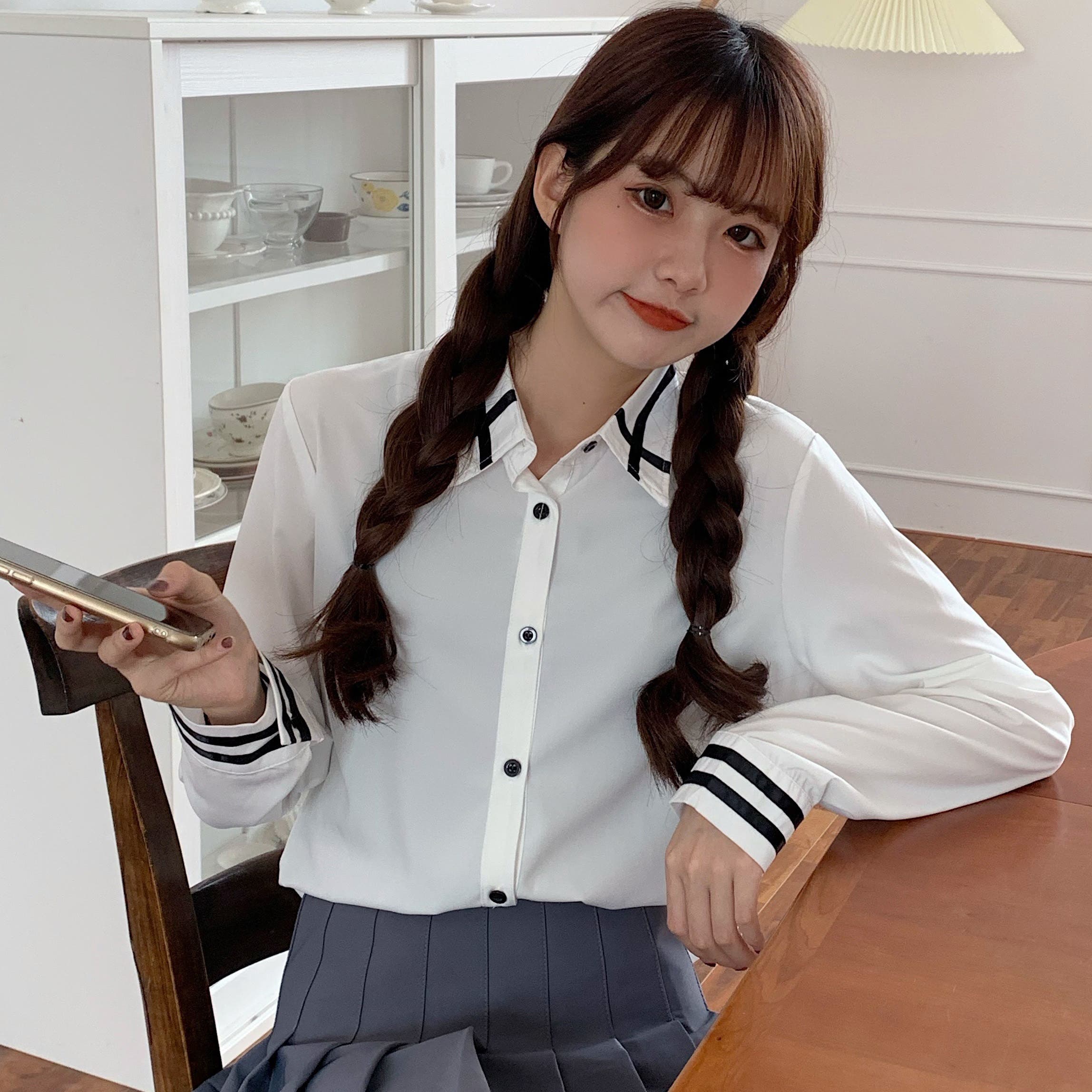綺麗め 韓国スタイル クロスデザイン 長袖シャツ ドレスシャツ ラインデザイン襟付長袖シャツ 春夏新作 韓国ファッション[品番