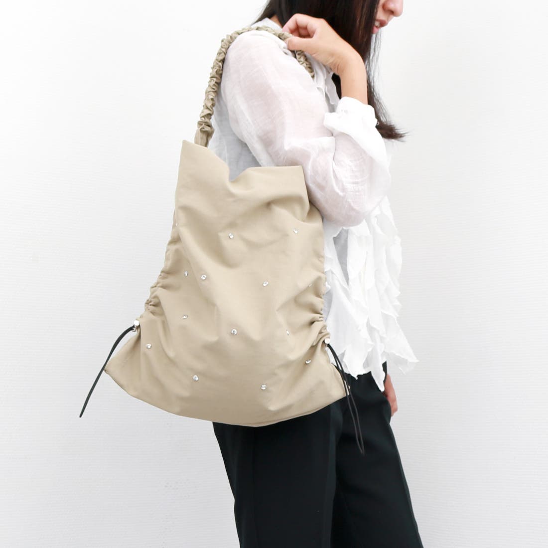カシュカシュ cachecache / ビジュー付きワンハンドルトート