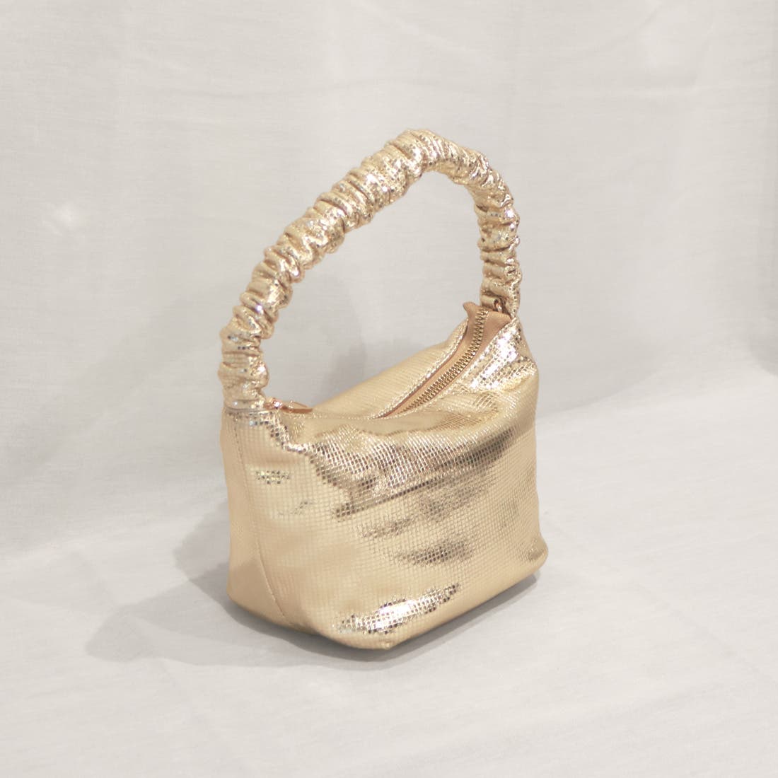 カシュカシュ / ギャザーハンドルメタリック2wayミニショルダー カシュカシュ / ギャザーハンドルメタリック2wayミニショルダー