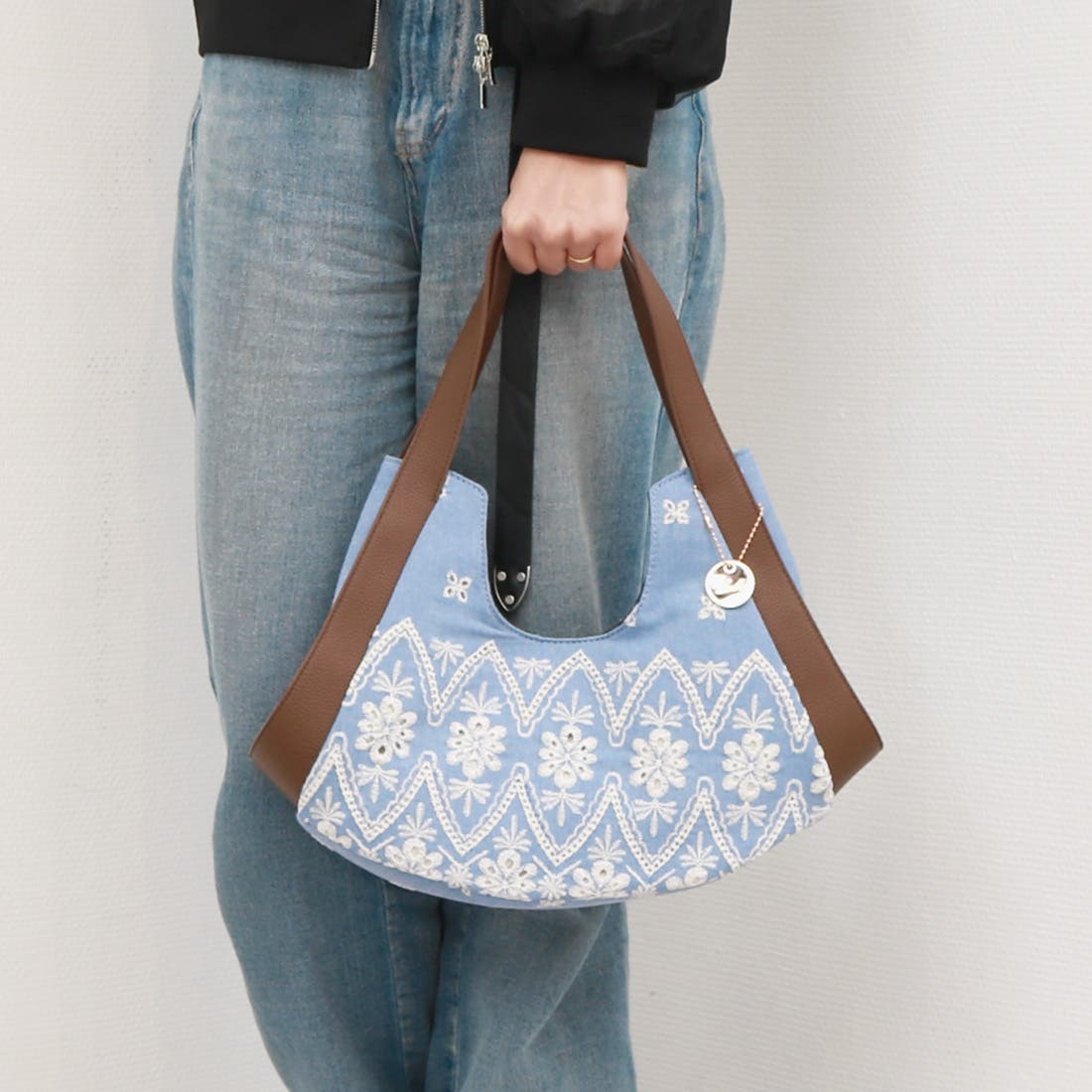 【2024】お歳暮・冬ギフト カシュカシュ cachecache / 刺繍生地トートバッグ[品番 その他