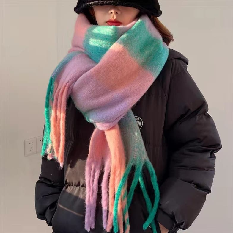 IZ*ONE イェナ 韓国 ポップアップ 限定 マフラー 韓国アイドルが私服でリアル愛用してるマフラーまとめ