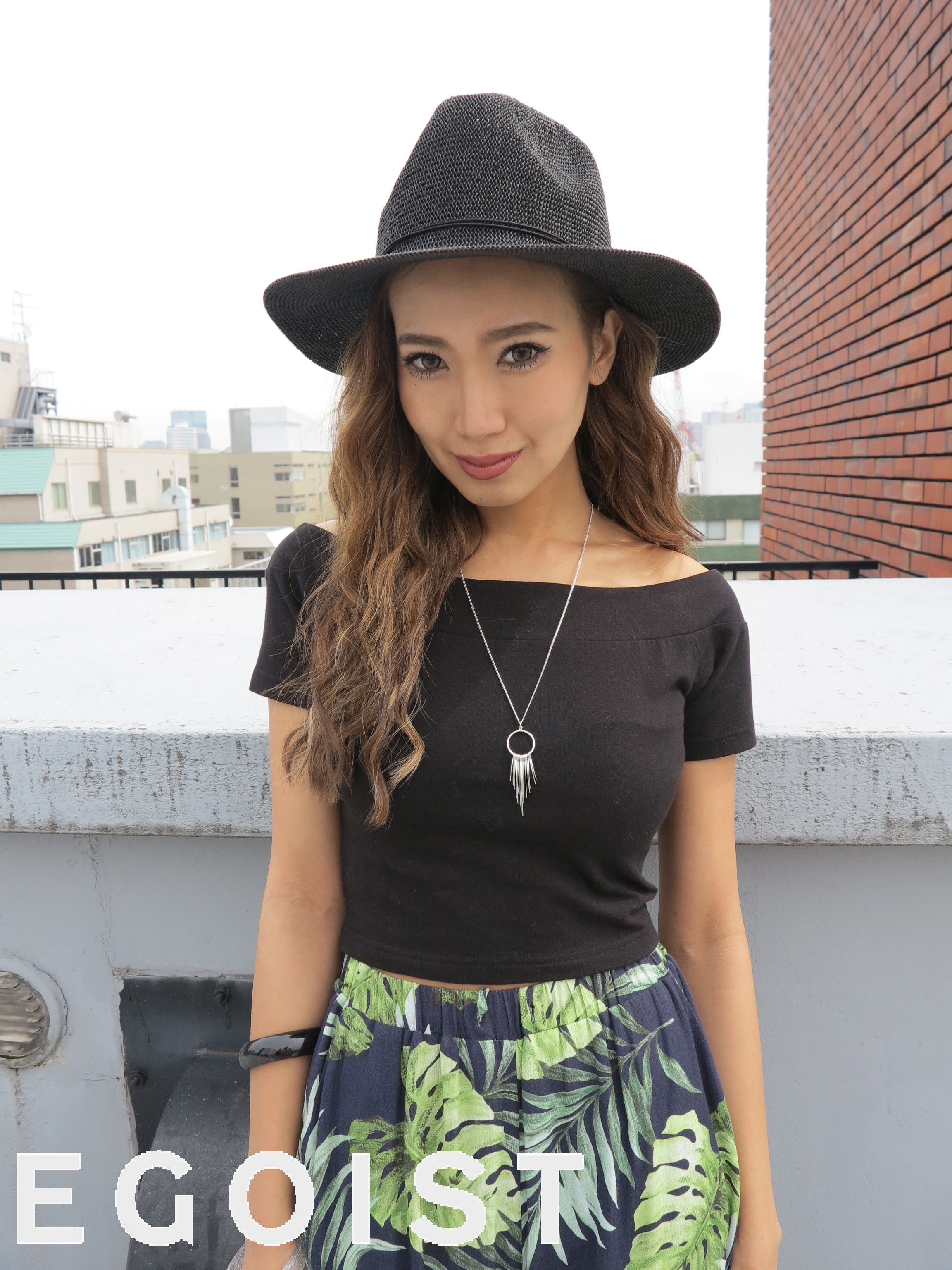 EGOIST - 新古品 EGOIST(エゴイスト) バストクロスオフショルTOPS EGOIST - EGOIST バストクロスオフショルトップの通販 by