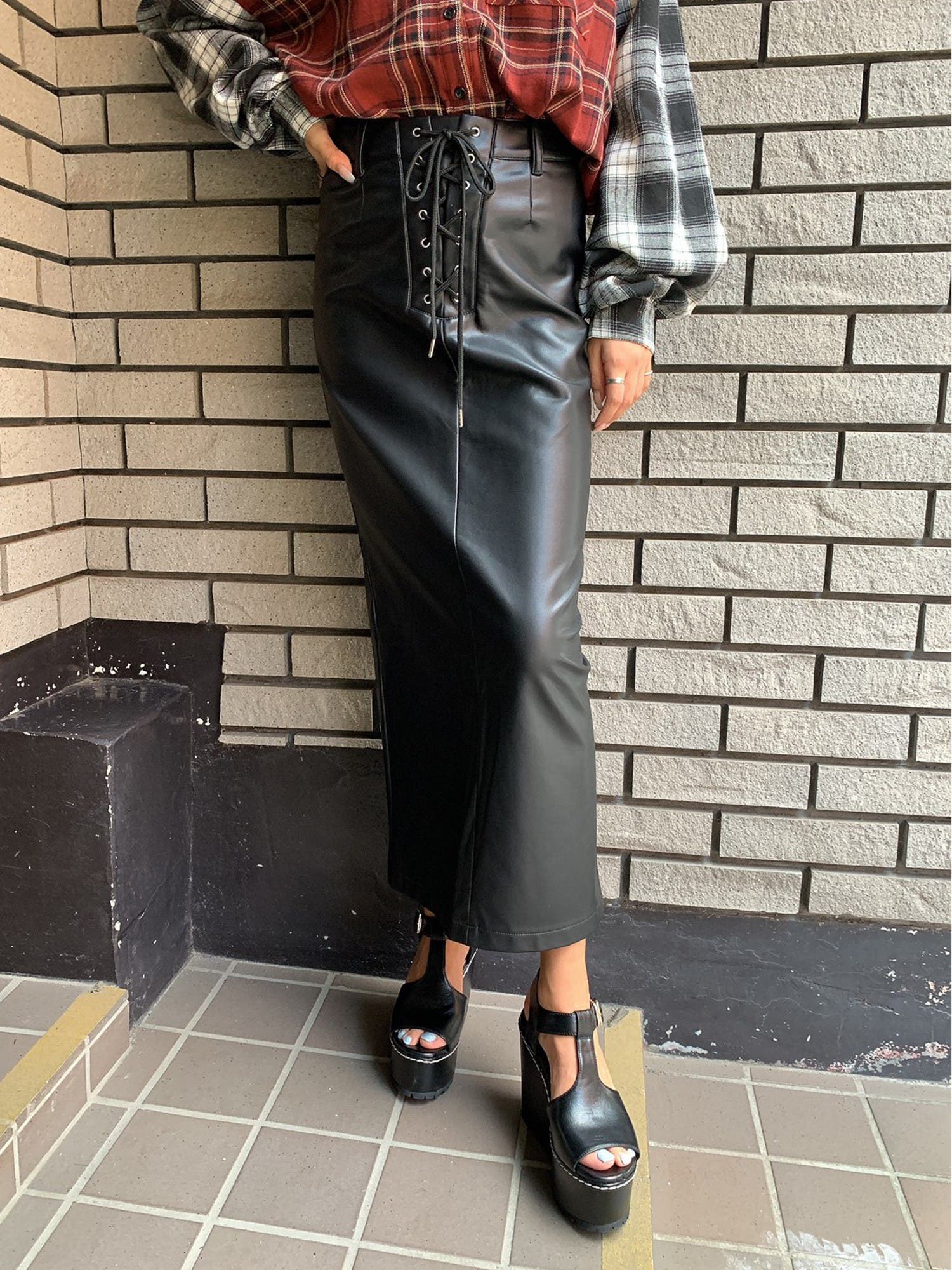最終値下げ！！RIU レザースカート　ブラック　レース　ロングスカート レザー美シルエット。異素材切り替えデザインロングスカート（スカート