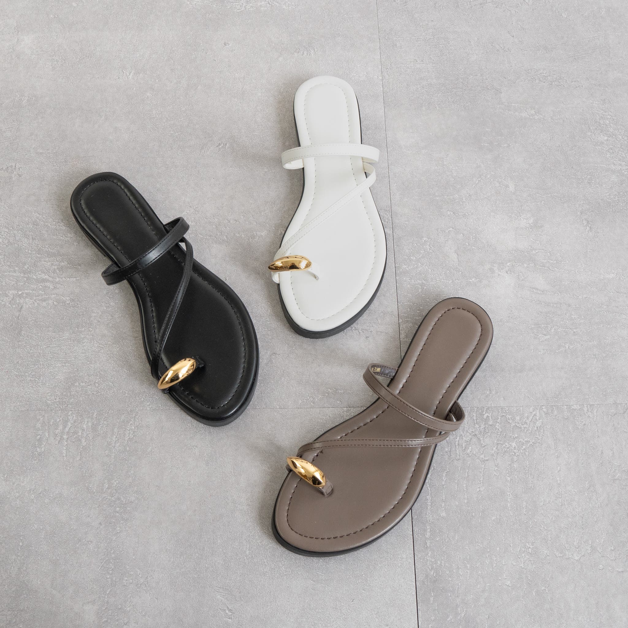新作☆【FENDI】エアーズフラットフォームトングサンダル S-LLサイズ展開【ふかふか・柔らかい】リングフラットトング
