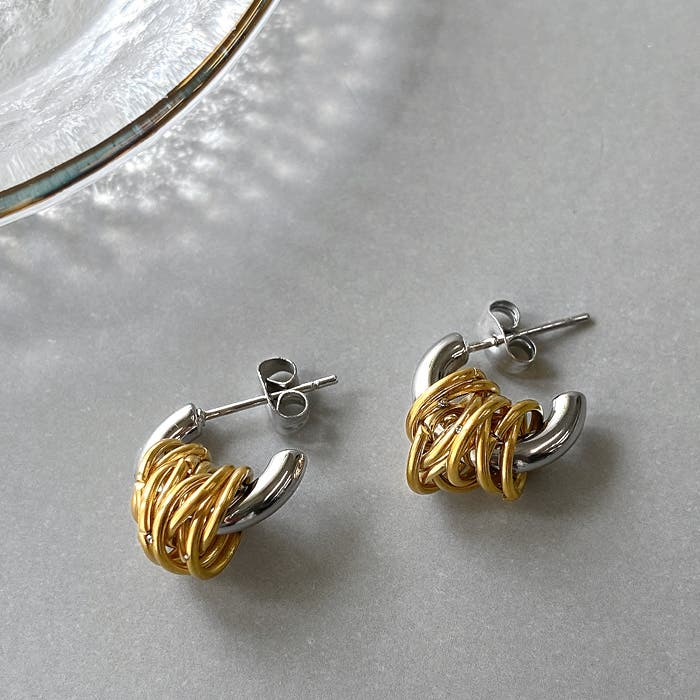 mimi33】ビジューラインフープピアス[Sheerchic]｜SANPO ONLINE