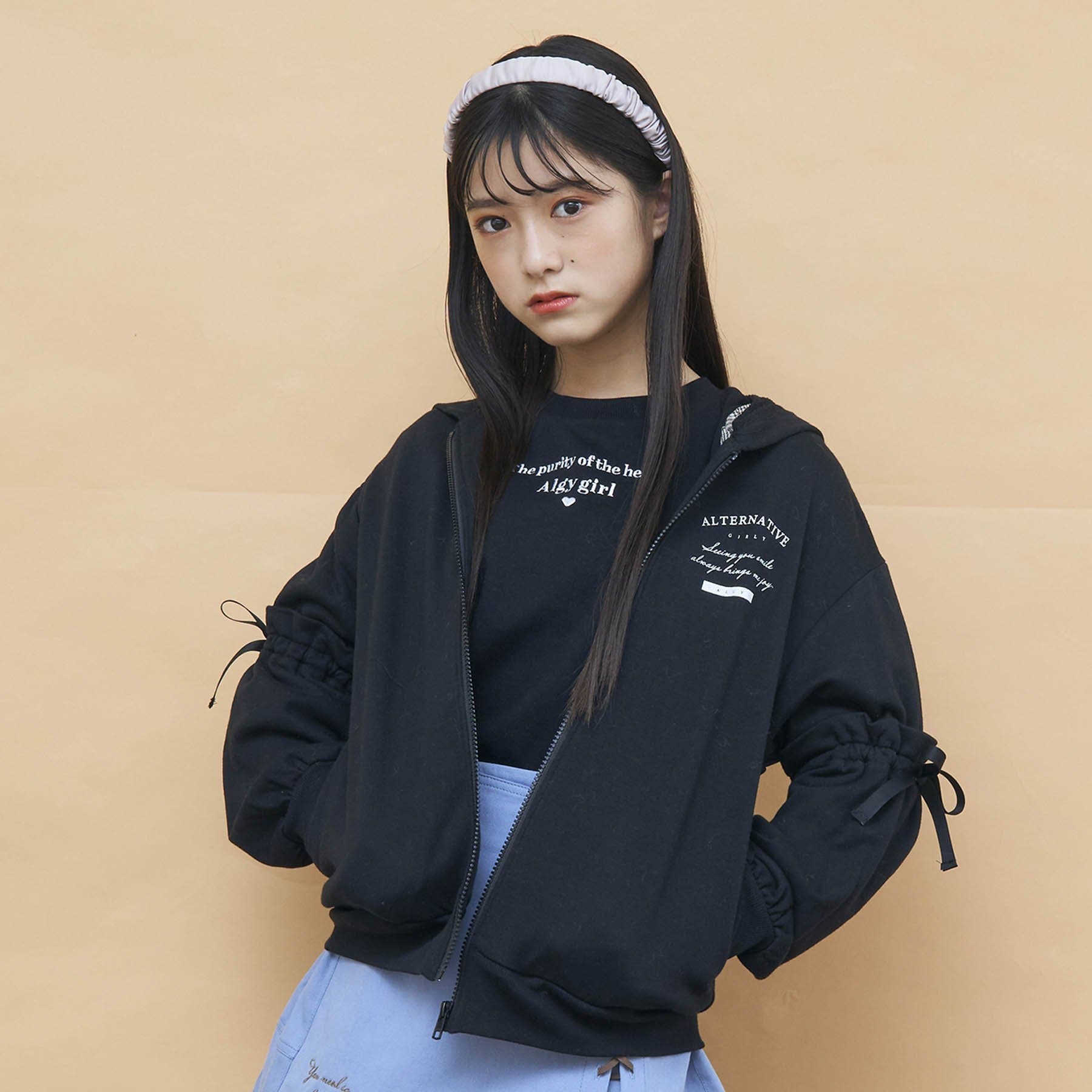 きょんぴー様 専用YANUK ヤヌーク Safari掲載 デニットパーカー