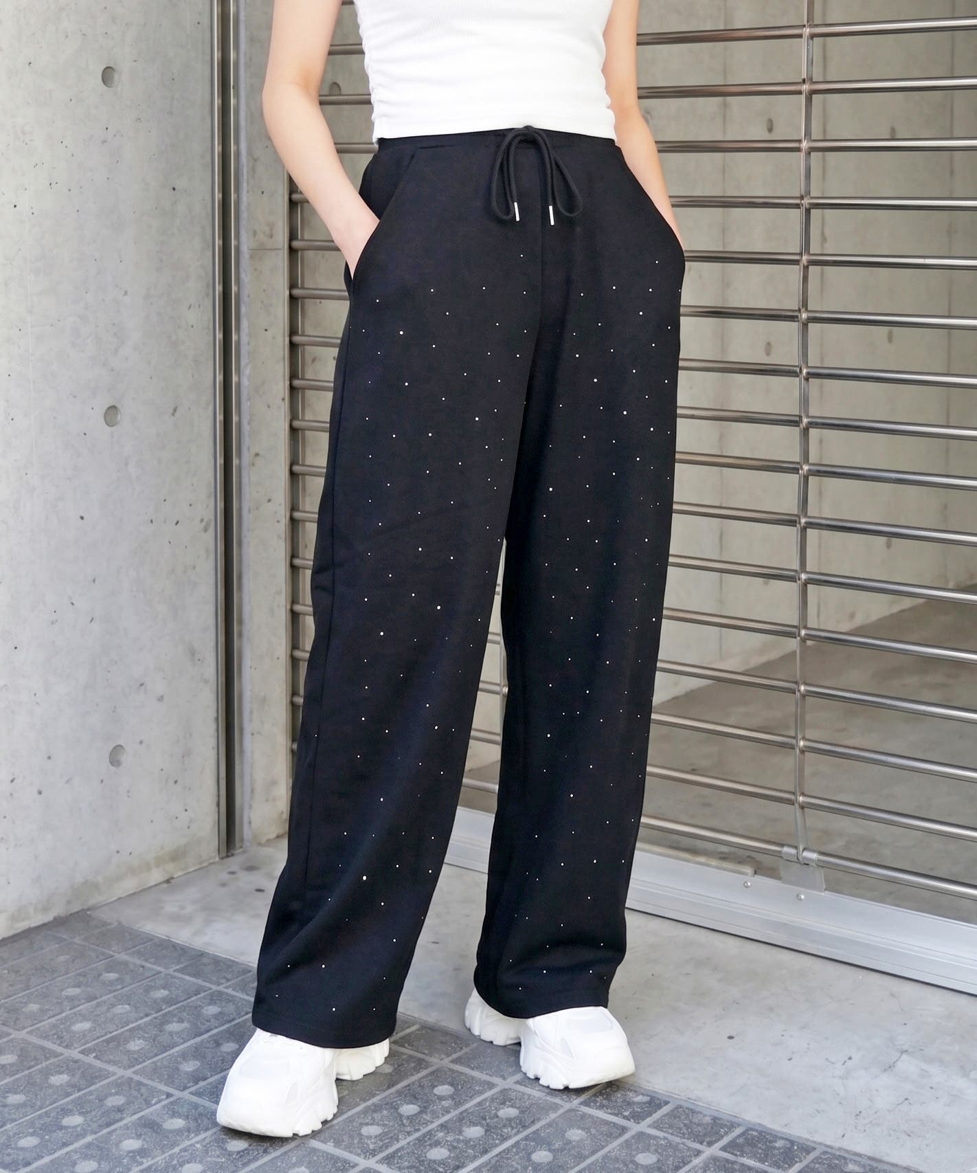 ラインストーンスウェットパンツ[品番：TRNW0002410]｜FUN（ファン