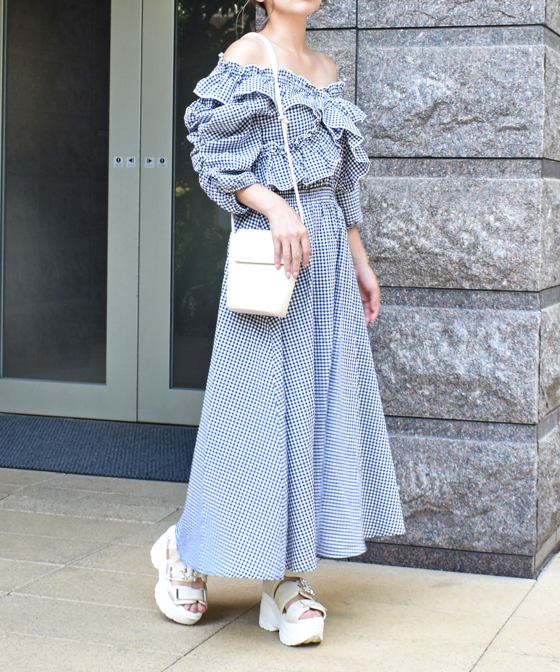 フリルオフショルワンピース[品番：TRNW0001827]｜FUN（ファン