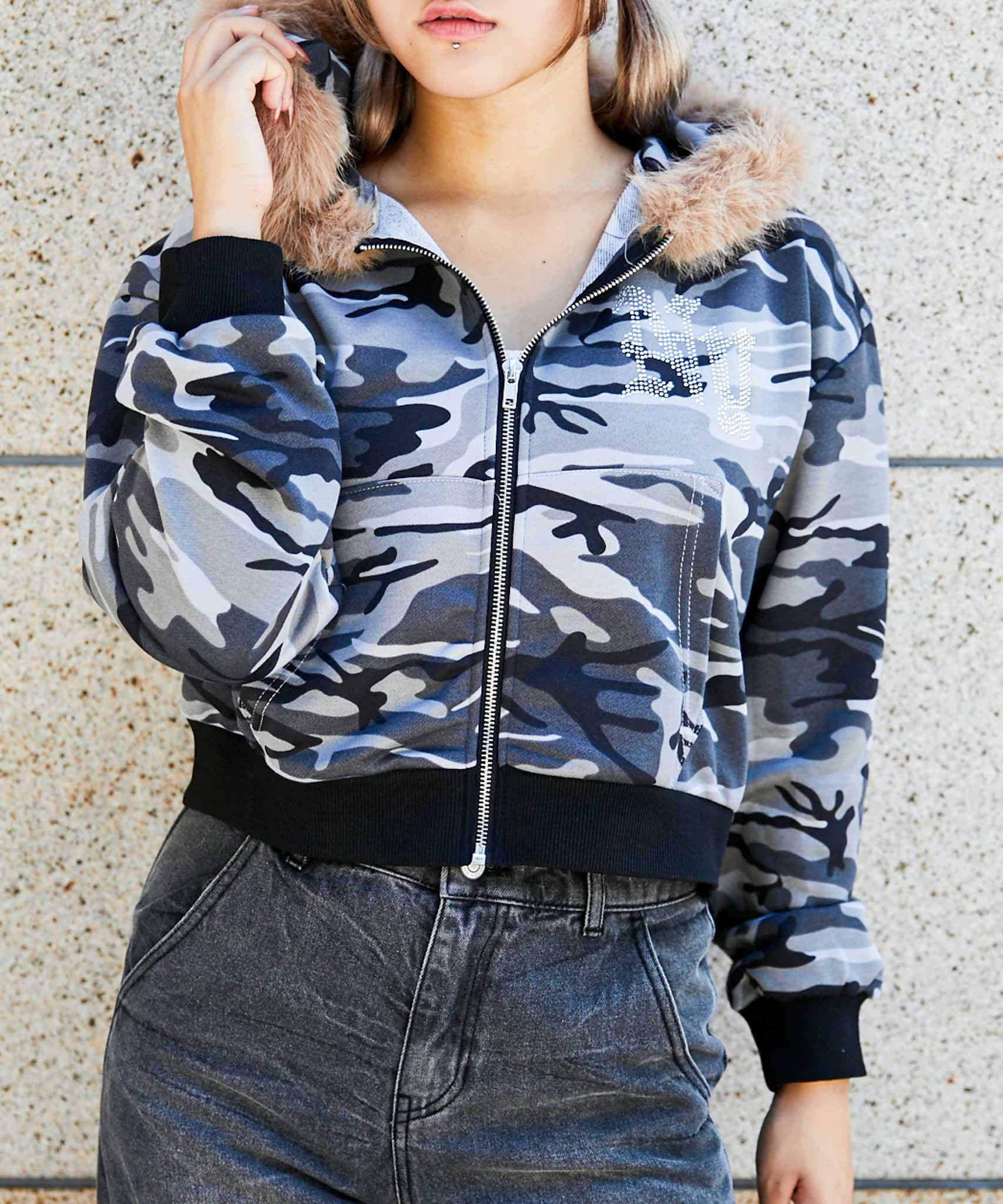 レディース 裏毛スウェットジップパーカー ラインストーンロゴ[品番