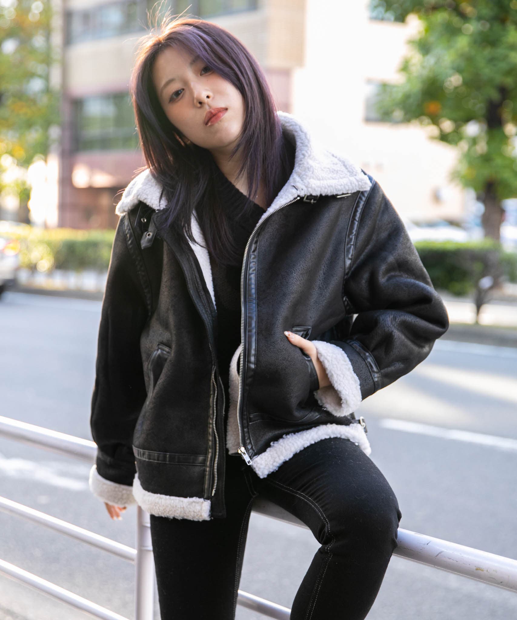 フェイクムートン×フライト》レディース ジャケット スタンドネック