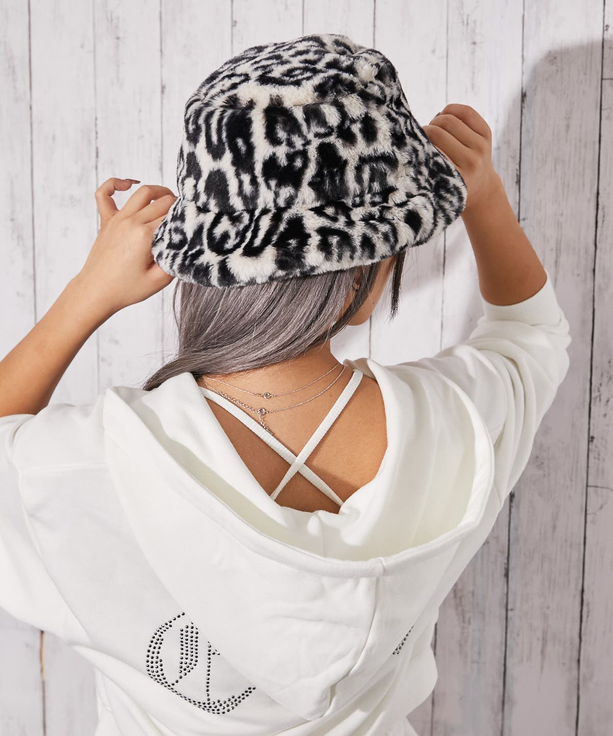 ふわもこファー×やわらかシルエット》冬コーデを惹き立てるバケット