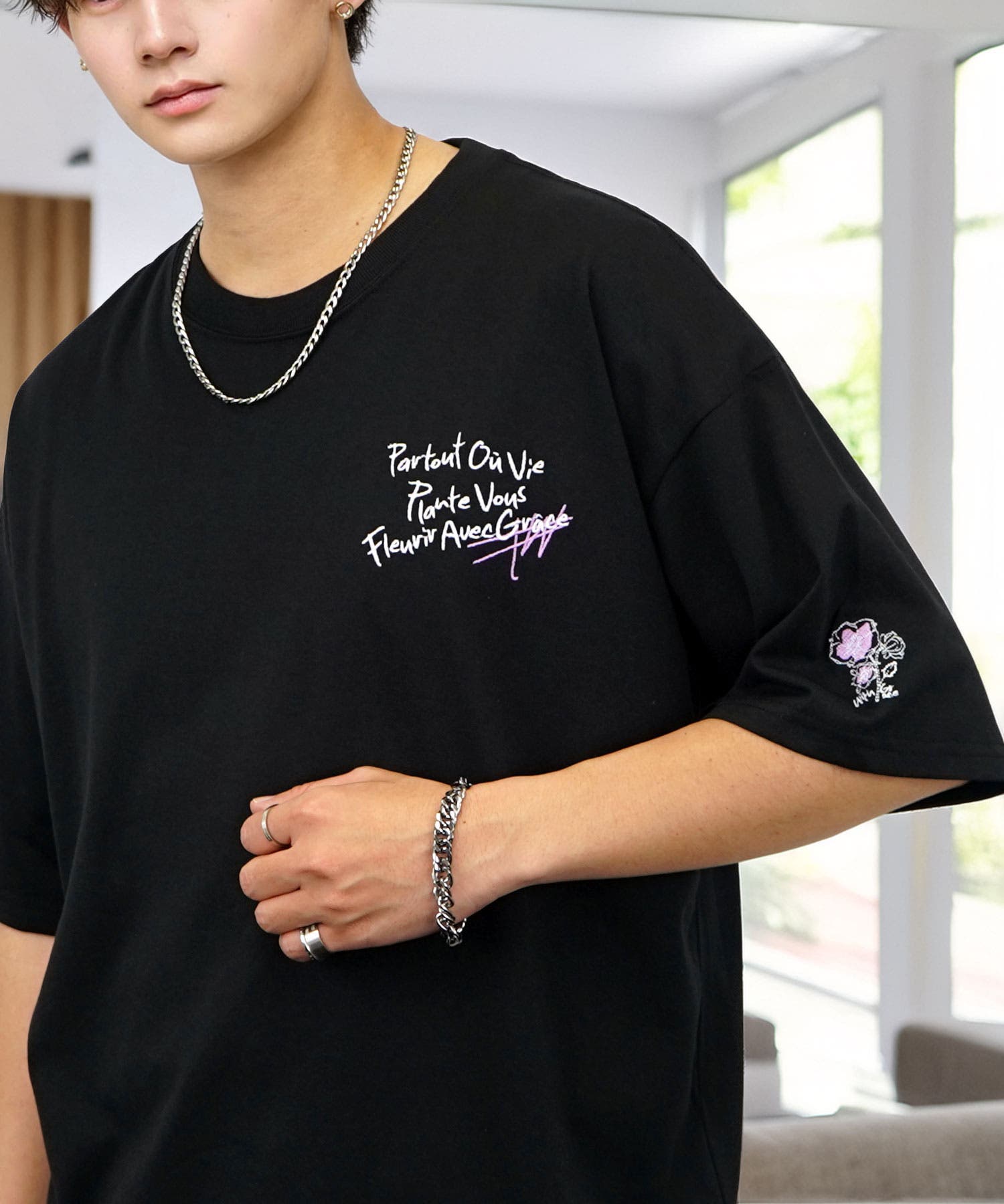 刺繍】ワンポイント Tシャツ半袖 グラフィック フラワー ロゴ 袖刺繍