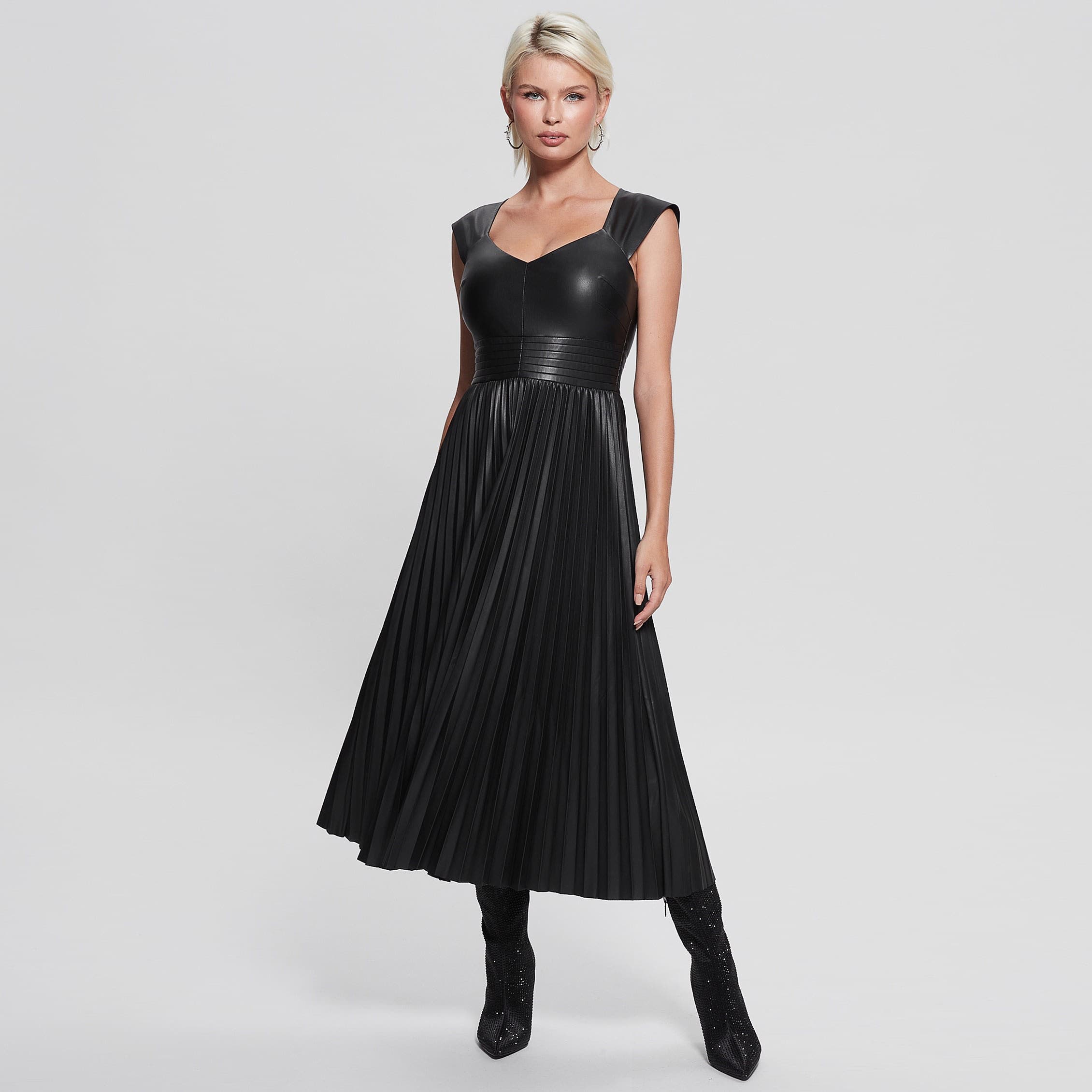☆韓国の人気☆【Rest&Recreation】☆RR BACK SLIT DRES.S☆ SLY | OPEN HEM SPINDLE DESIGN ショートワンピース (ワンピース