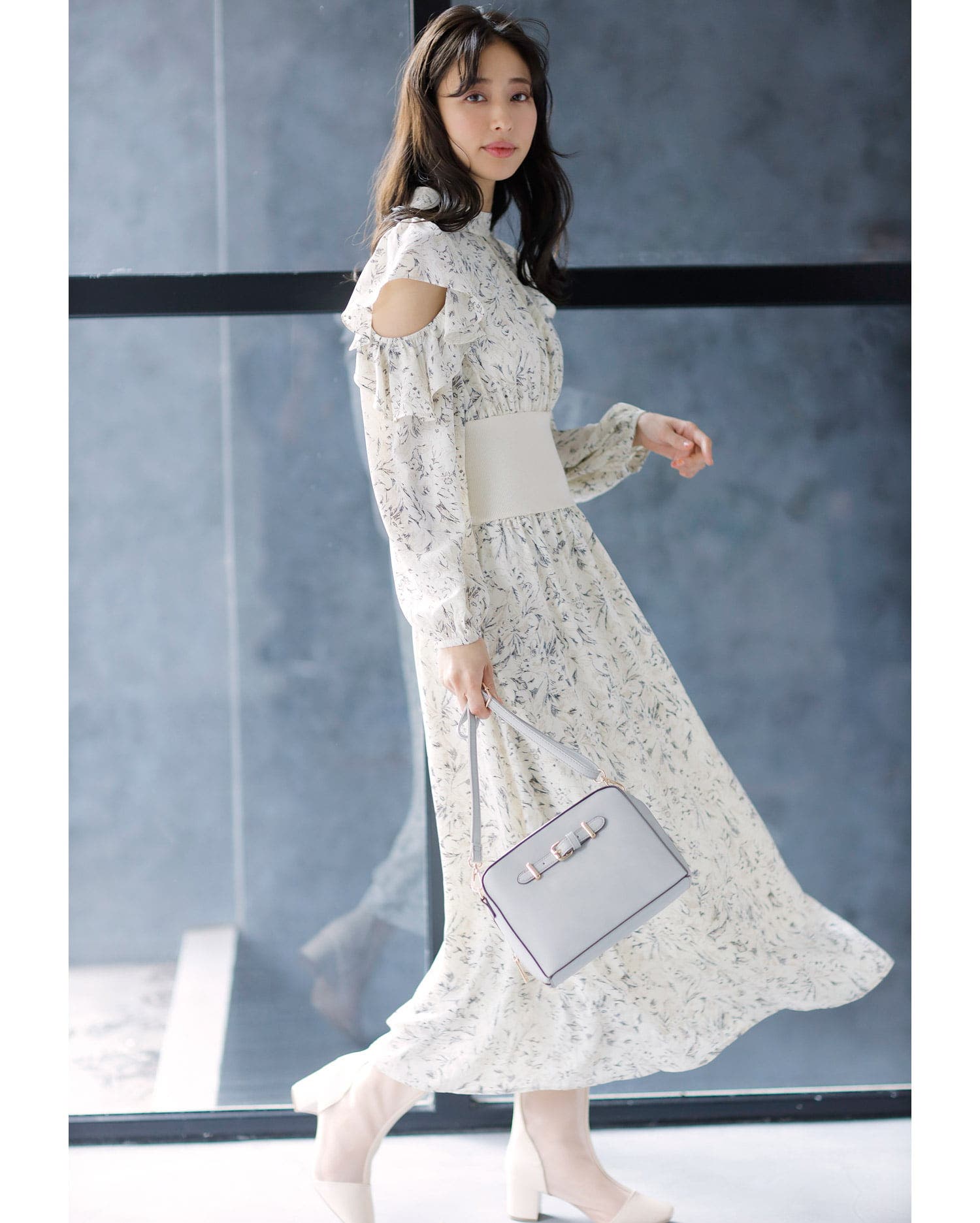 フラワーシフォンウエストリブワンピース フラワーシフォンウエストリブワンピース：ピンク│胸が大きな