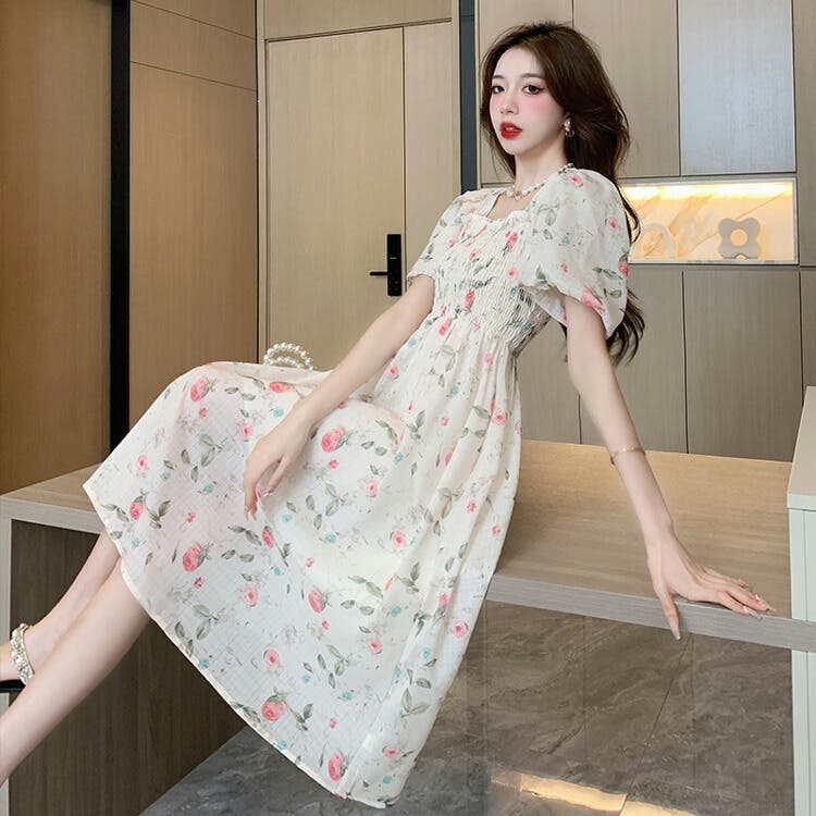 胸元シャーリング 花柄ワンピース 袖あり[品番：JSFW0010883