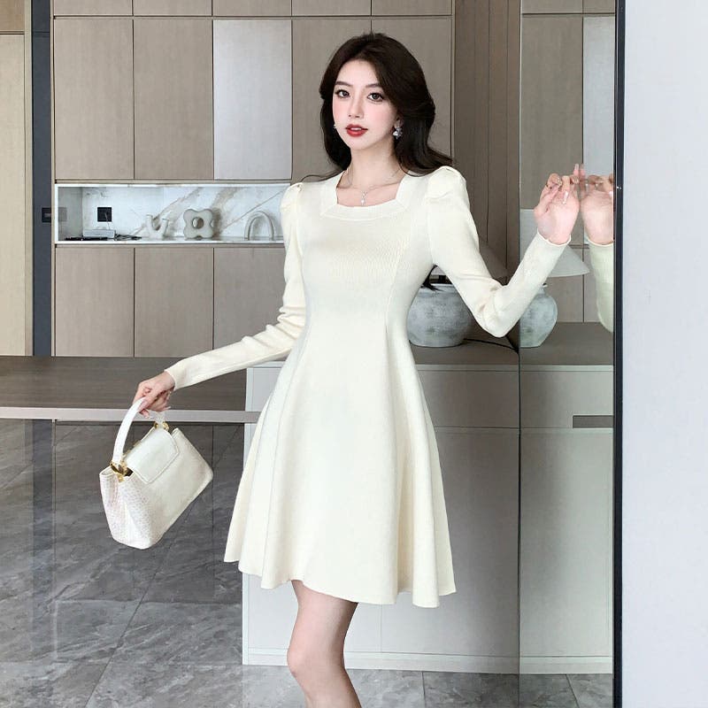 2024年 美品 ダイアグラム ウェーブニットワンピース フレア　芸能人着用 2024年秋冬】ニットワンピースの最旬ルックBEST8