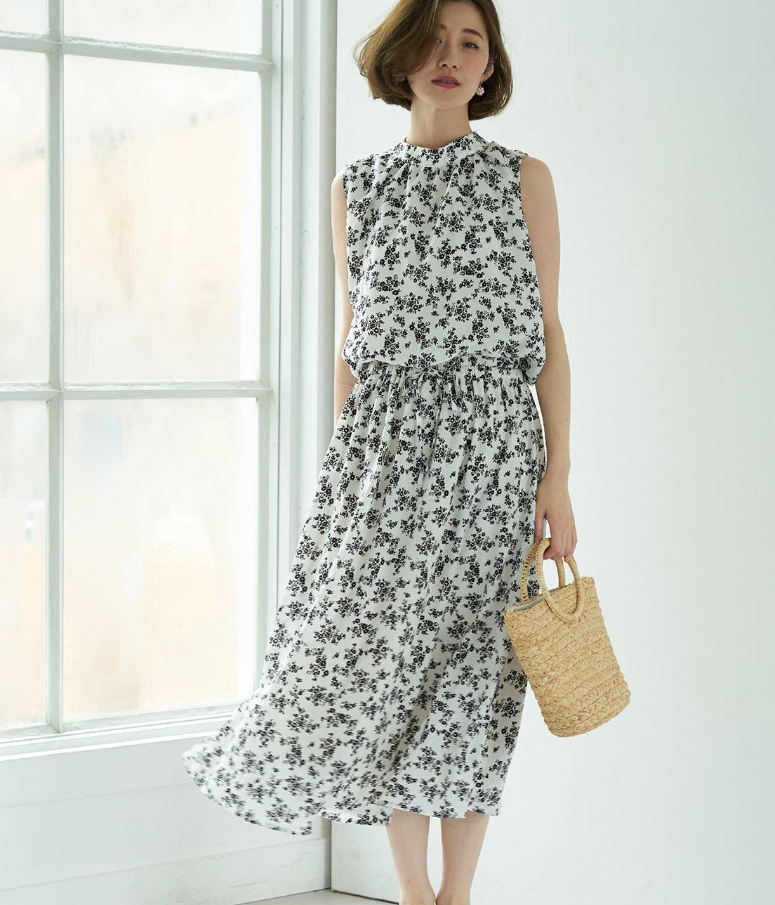 PoFF 小花柄ノースリーブロングワンピース PoFF 小花柄ノースリーブロングワンピース